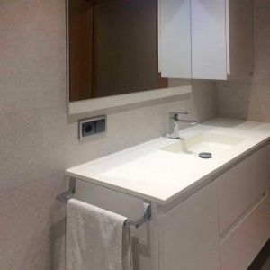 detalle-toallero-mueble-de-bano-logrono